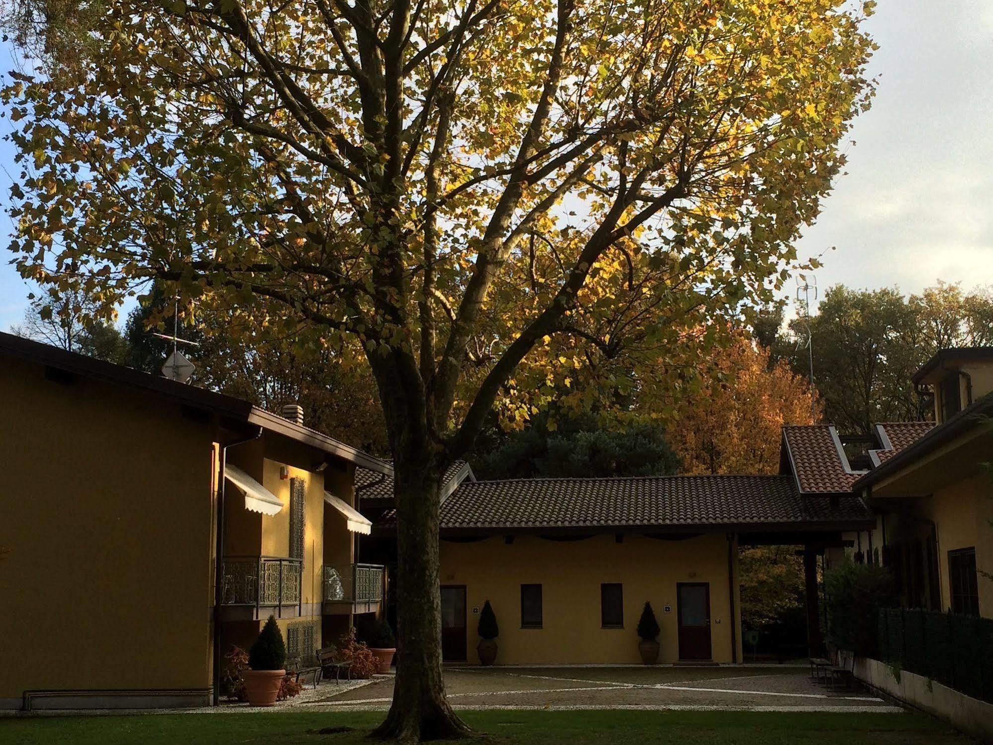Bed&Garden Bed & Breakfast Cesate Exterior foto