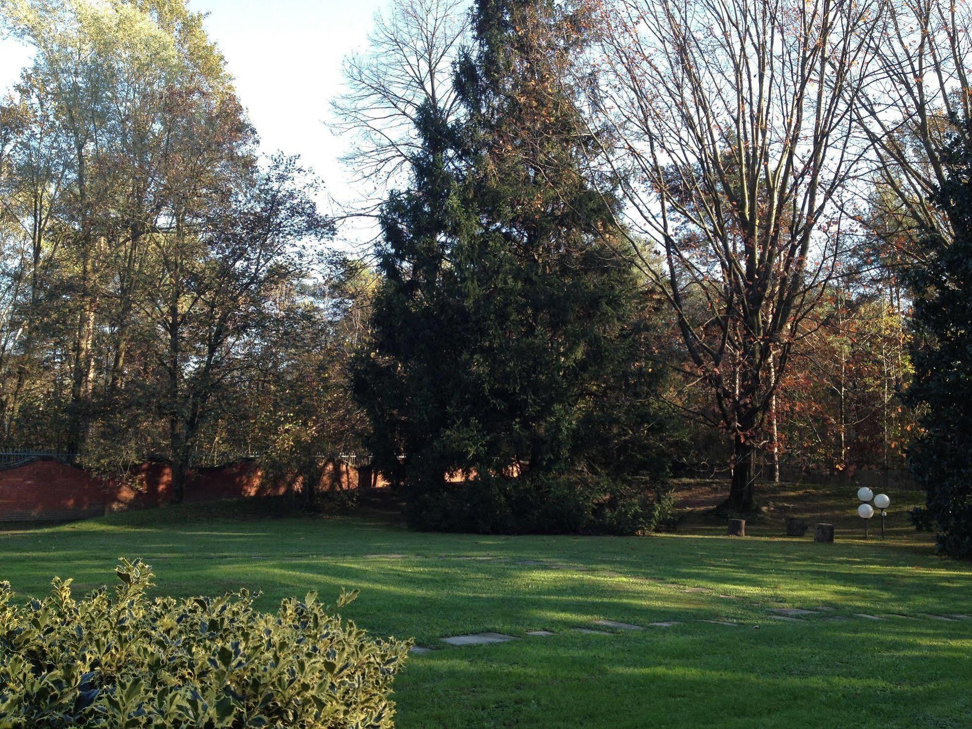 Bed&Garden Bed & Breakfast Cesate Exterior foto